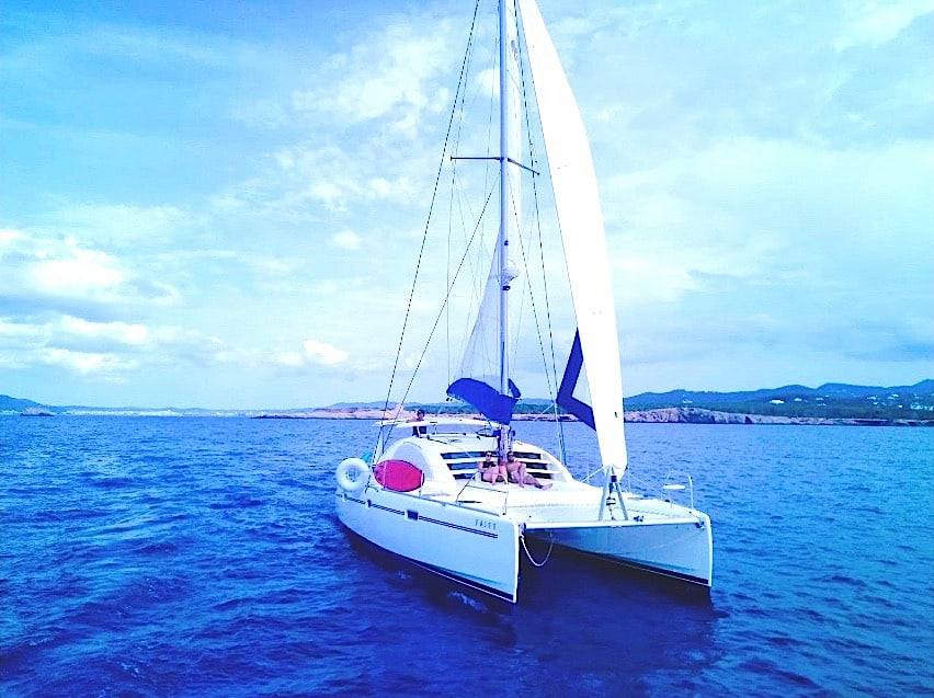 Catamaran rental Ibiza, Geronimo sailing